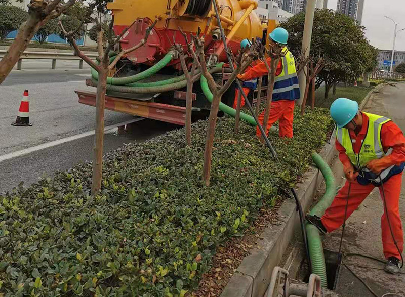 石龙镇市政管道清淤