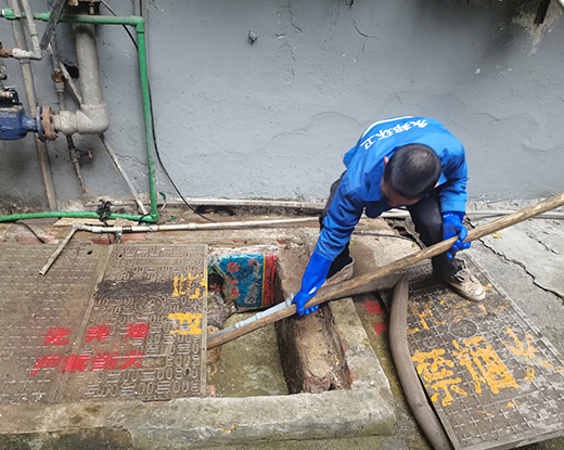 石龙镇清掏化粪池
